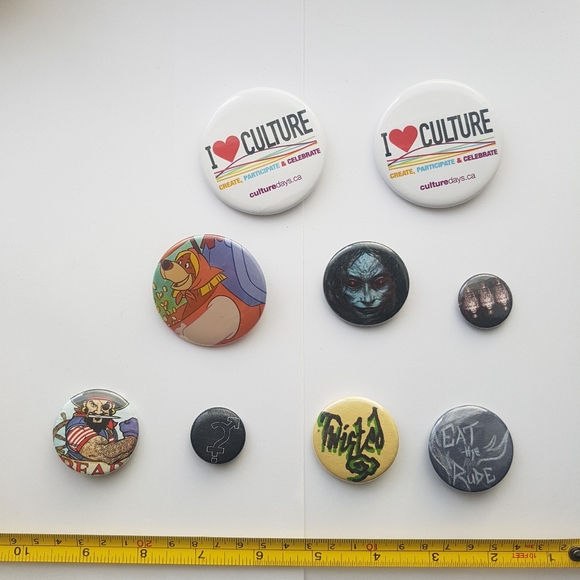 💲5️⃣ in 🛍️of2+ Gender Question Mark Button - Picture 3 of 3